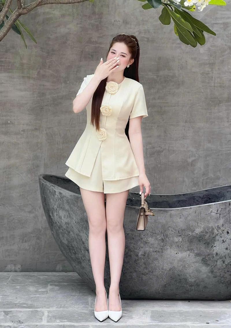 Product Introduction of Set đồ nữ áo lenin gân cổ tròn tay ngắn kết bông kèm quần đùi xinh xắn dễ thương T30 Women Kem 9