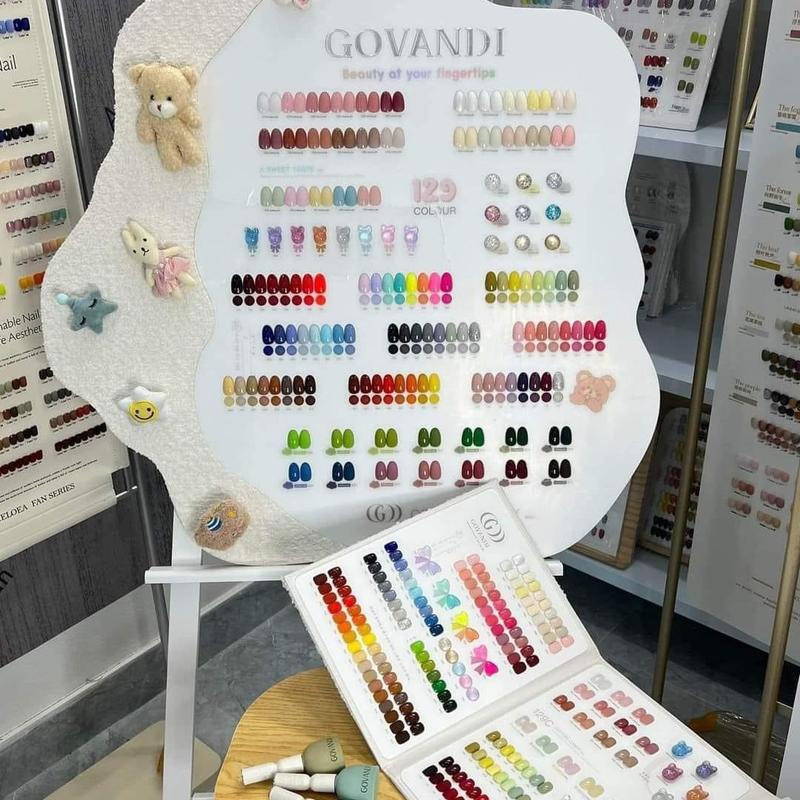 Sét GOVANDI 129 Màu Cao cấp , Sét tặng kèm 2 bảng màu bass top kèm kệ gỗ trưng bày , Dung tích chai sơn  15ml , Chất sơn Đặc mượt , Hội tụ đầy đủ tông màu , dùng trong ngành Sơn Gel Móng tay chân Nail Nữ Women