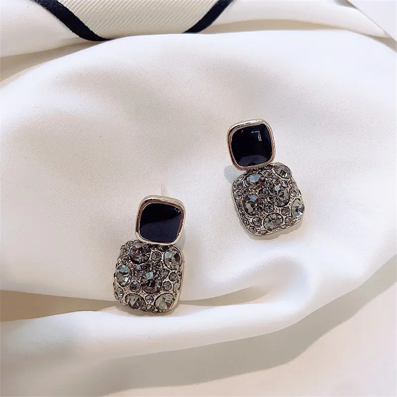 OKEBELANJA Anting Petak Berkristal Hitam S925 Aksesoris Wanita Korea Style 4