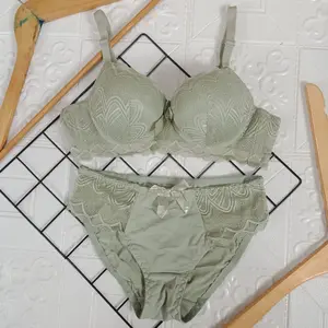 Yosero Bra Set BH + CD Berkawat Busa Sedang Kait 3 Bra Push Up