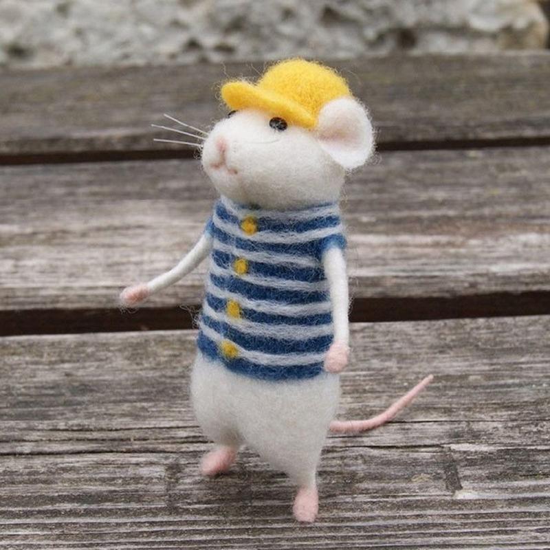 Product Introduction of DIY Poked Needle Kit Gift Material Bag Mouse Wool Felting Doll Mouse Ornament Felt Toy 12