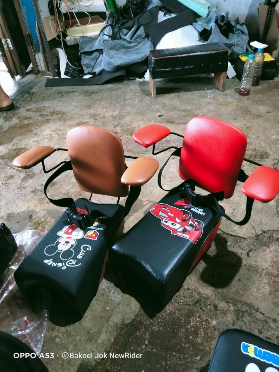 Jok sandaran anak motor di depan Motorcycle