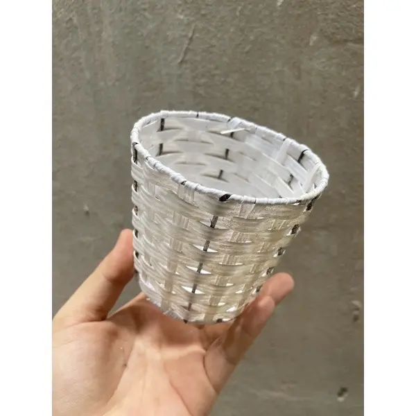 giỏ cắm hoa khung sắt nan nhựa giả mây 10*10cm 4