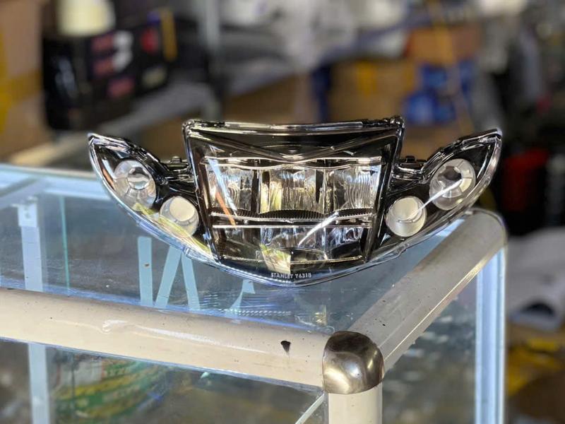 PHỤ KIỆN XE MÁY_ pha đèn 2 tầng xinhan kim cương lắp Sirius 2 tầng demi lưới  sirius