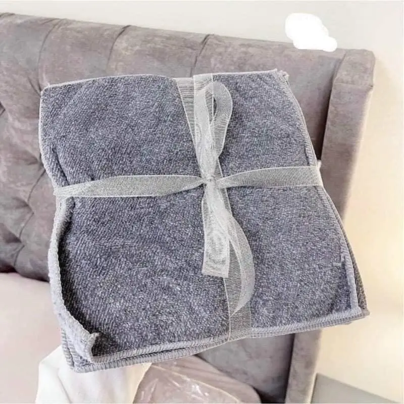 Set 50 Khăn Lau Đa Năng Kích Thước Vuông Siêu Thấm Hút Than Tre Tiện Dụng Cho Mọi Nhà 1