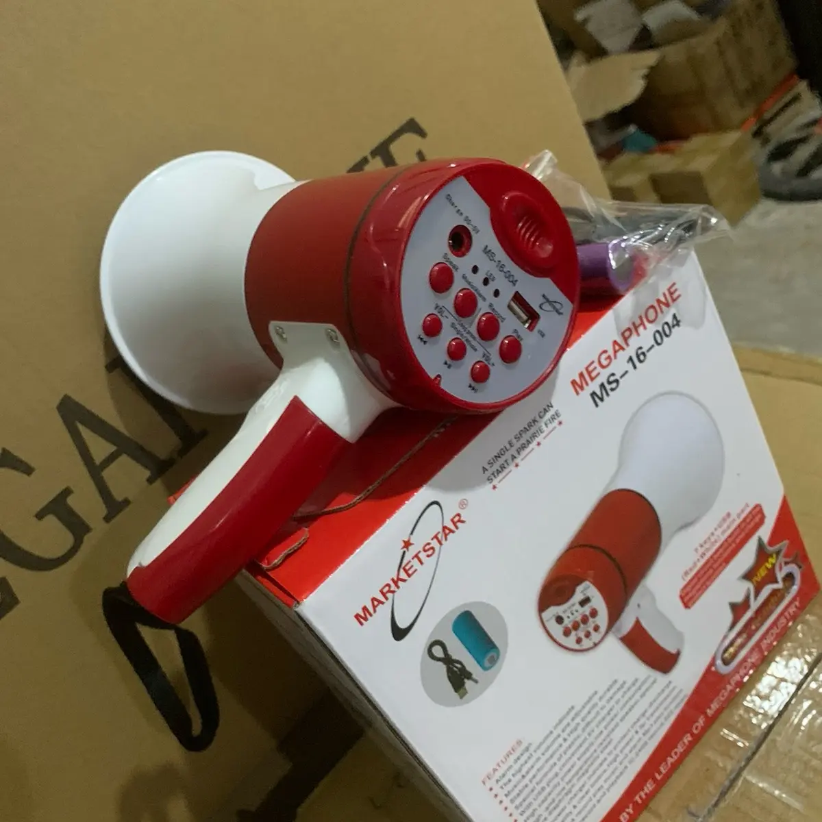 loa phóng thanh SM16-004 cổng usb phong