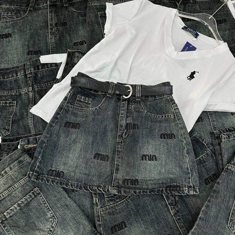 CHÂN VÁY JEANS THÊU CHỮ KÈM DÂY LƯNG XINH XẮN