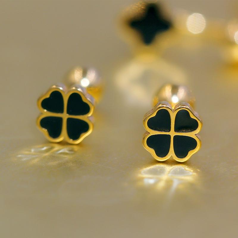 Bông tai cỏ 4 lá đen titan cao cấp không gỉ mạ vàng 24k, thiết kế hình cỏ 4 lá phong cách trẻ trung, thanh lịch dành cho nữ