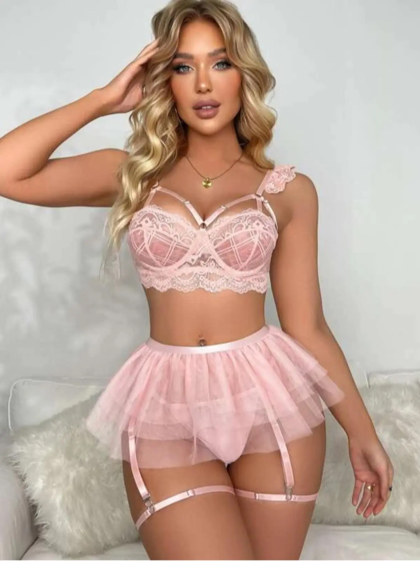 Women's Lace Sexy Lingerie Three-piece Set, Naughty Lingerie, Solid Color Cut Out Bra & Thong & Garter Belt with Thigh Ring, Underwear Sets, Lingerie Set for Women, Lingerie Set Valentine's Day, gift