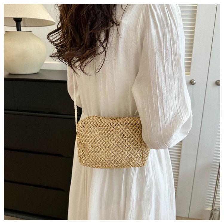 Tas Mini Anyaman Musim Panas untuk Wanita 2025 Gaya Pastoral Segar Trendy Tas Selempang Jerami Tas Persegi Kecil dengan Desain Net yang Stylish