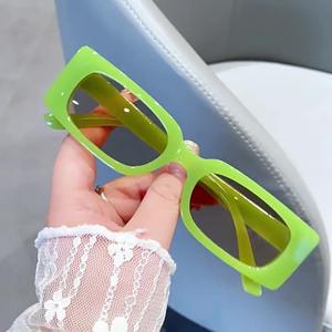 แว่นกันแดดทรงเหลี่ยม กรอบหนา สำหรับผู้ชายและผู้หญิง สไตล์เรโทร กรอบเล็ก เหมาะกับทุกชุด ป้องกันรังสียูวี