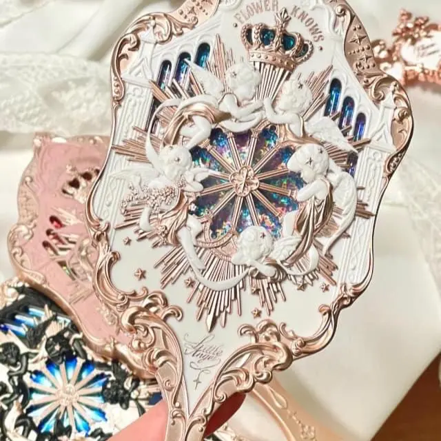 ￼Gương trang điểm cầm tay FLOWER KNOWS hình thiên thần nhỏ có 3 kiểu tùy chọn