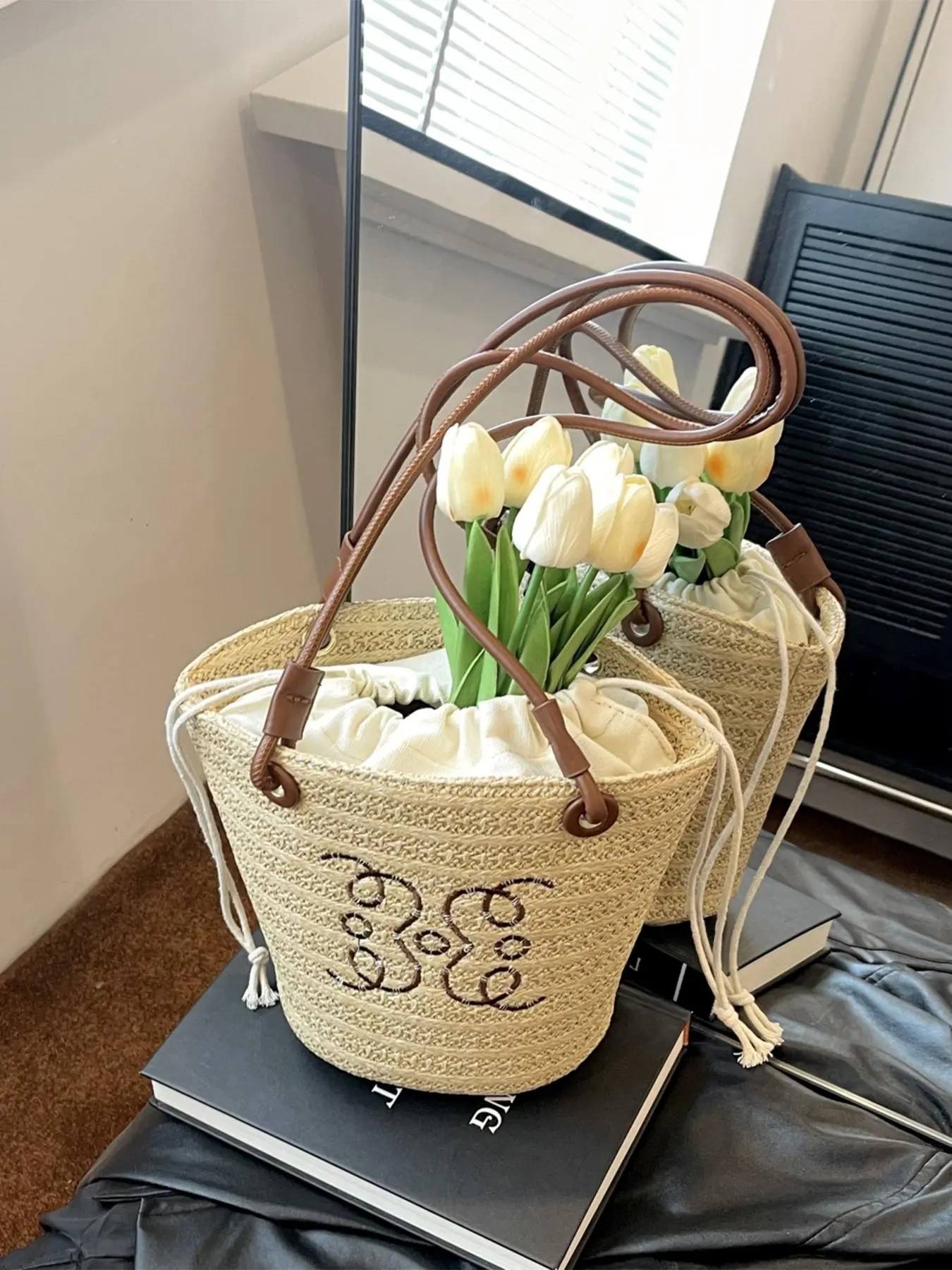 Women's Boho Style Straw Woven Bucket Bag, Casual Large Capacity Shoulder Bag with Adjustable Strap, Trendy Crossbody Bag for Daily Use