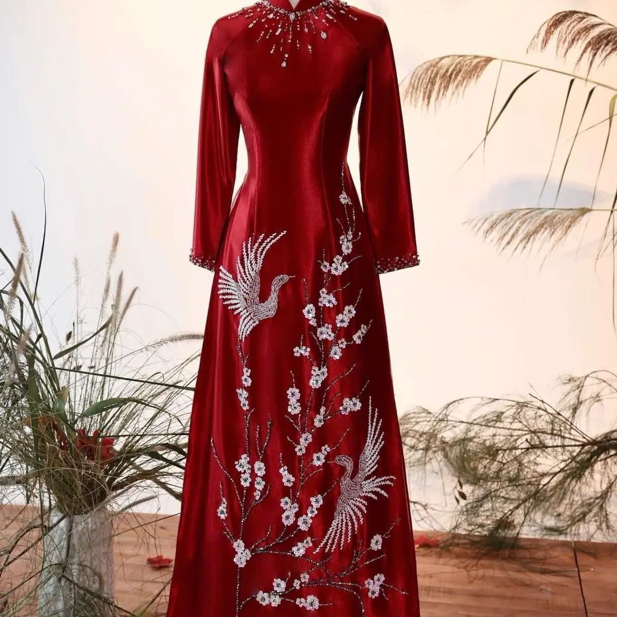 Áo dài Ta&Ti -Áo dài mẹ với chất liệu lụa cao cấp , co dãn thoáng mát , đính kết thủ công mặc ăn hỏi, ngày cưới , đi sự kiện -thời trang nữ