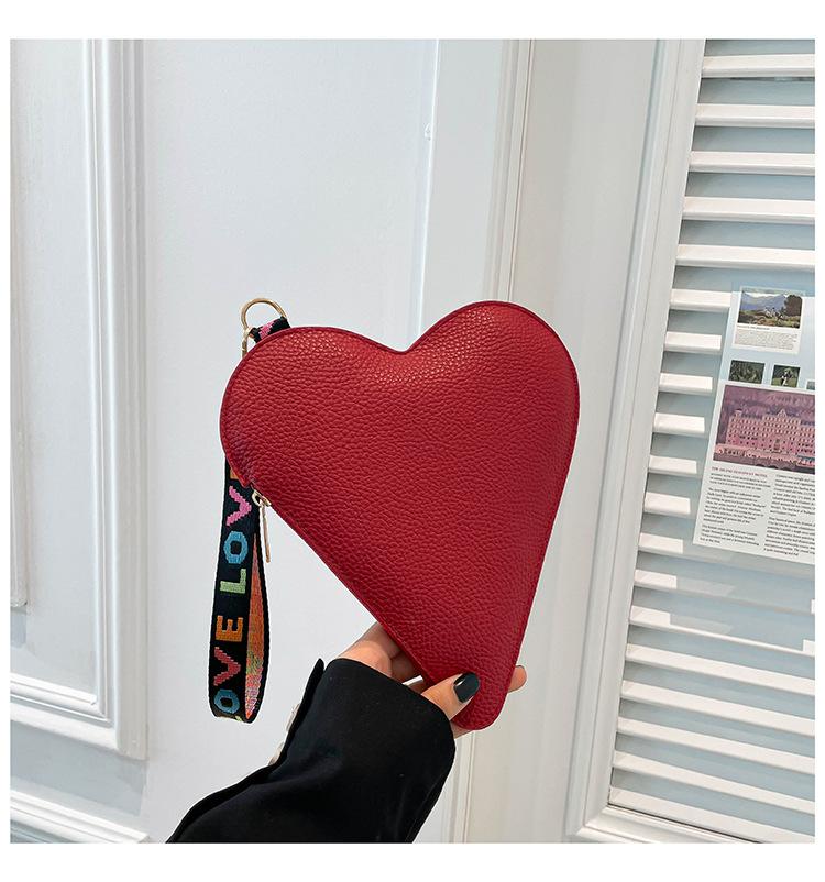 Product Introduction of Special-Interest Design Love 2024 Winter New Good-looking This Year's Popular Coin Purse Clutch Korean Women Bag Tide 22