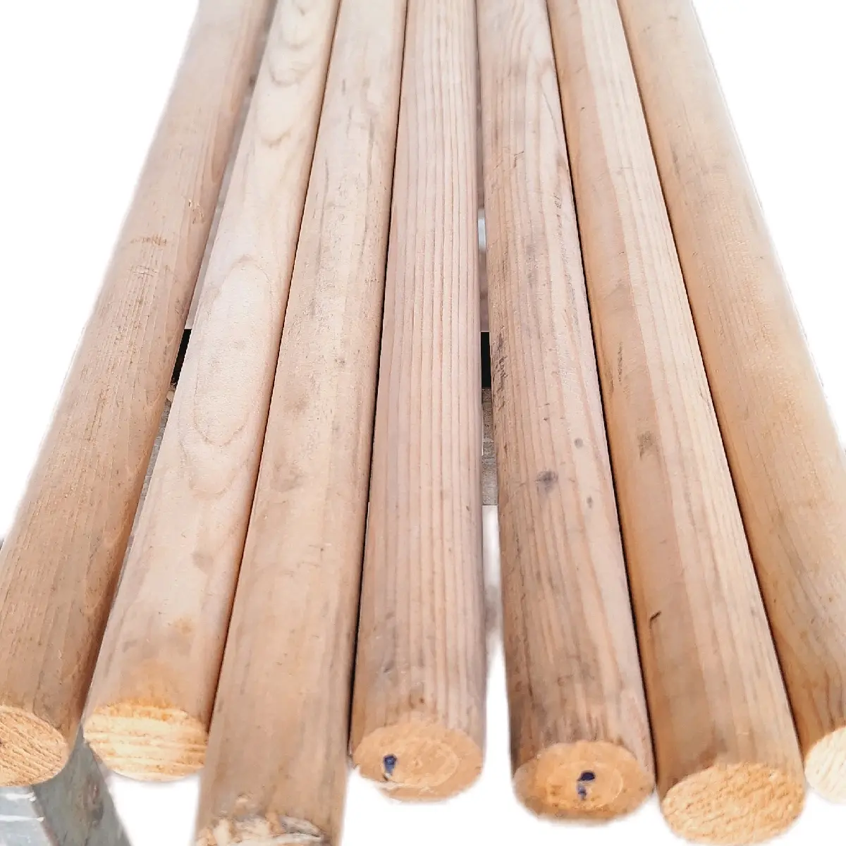Thanh gỗ tròn phi 3cm dài 95cm, hàng bị mốc giá rẻ - Thanh lý
