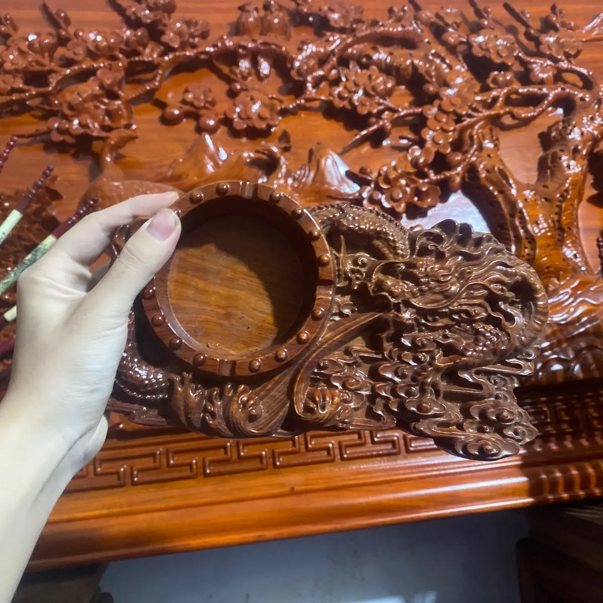 Gạt Tàn Rồng Gõ