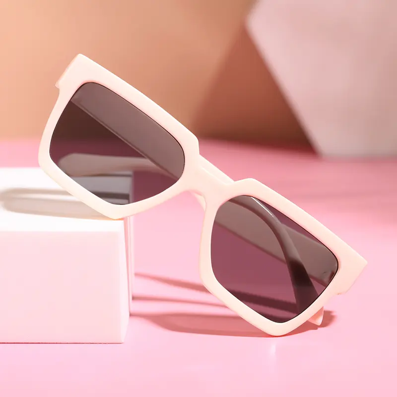 Kids Sunglasses, Unisex Anti-UV Dark Glasses with Square Frame Decorative Tools for Outdoor Activities, 0-8 Years