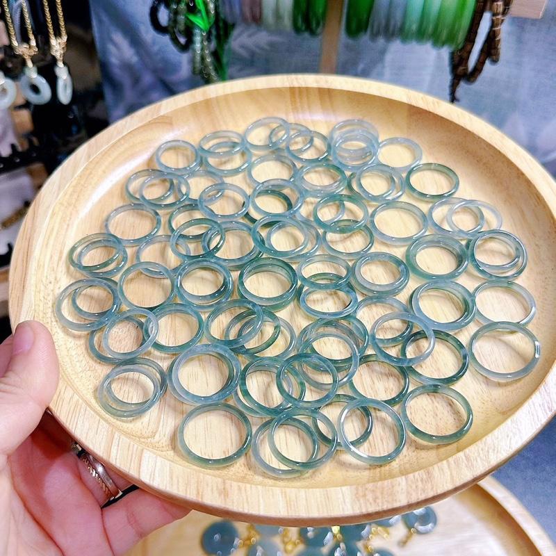 Nhẫn Ngọc Lam Gua Băng thấu chất cao - Chột vừa , nam nữ đều đeo được 4
