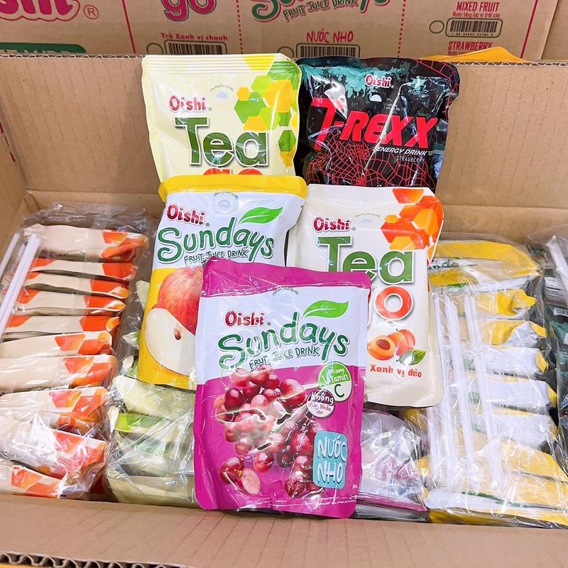 Thùng 50 gói nước hoa quả Oishi mix vị.