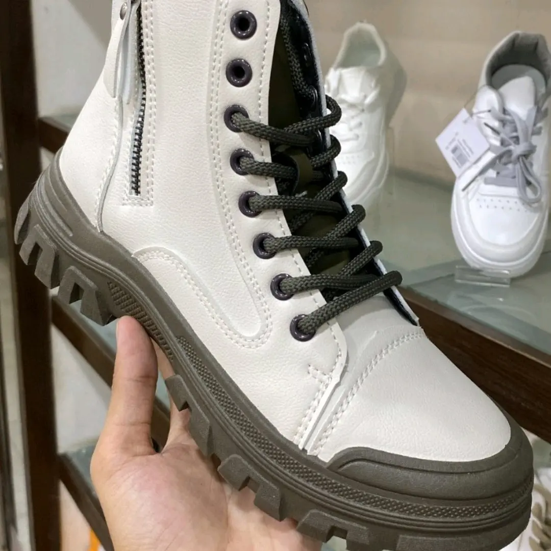 SNEAKER ST MORITZ SEPATU WANITA TINGGI