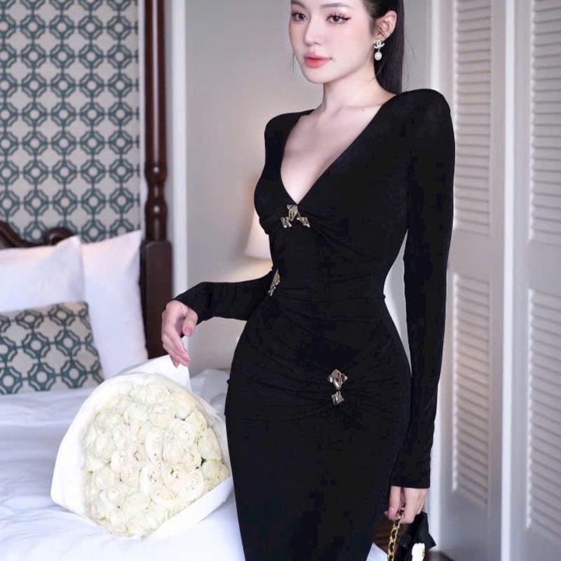 Đầm Body Nhũ Cổ V Tag Vàng Tay Dài 130cm Chất Thun Nhũ Ôm Dáng - Lê Mỹ Lan..