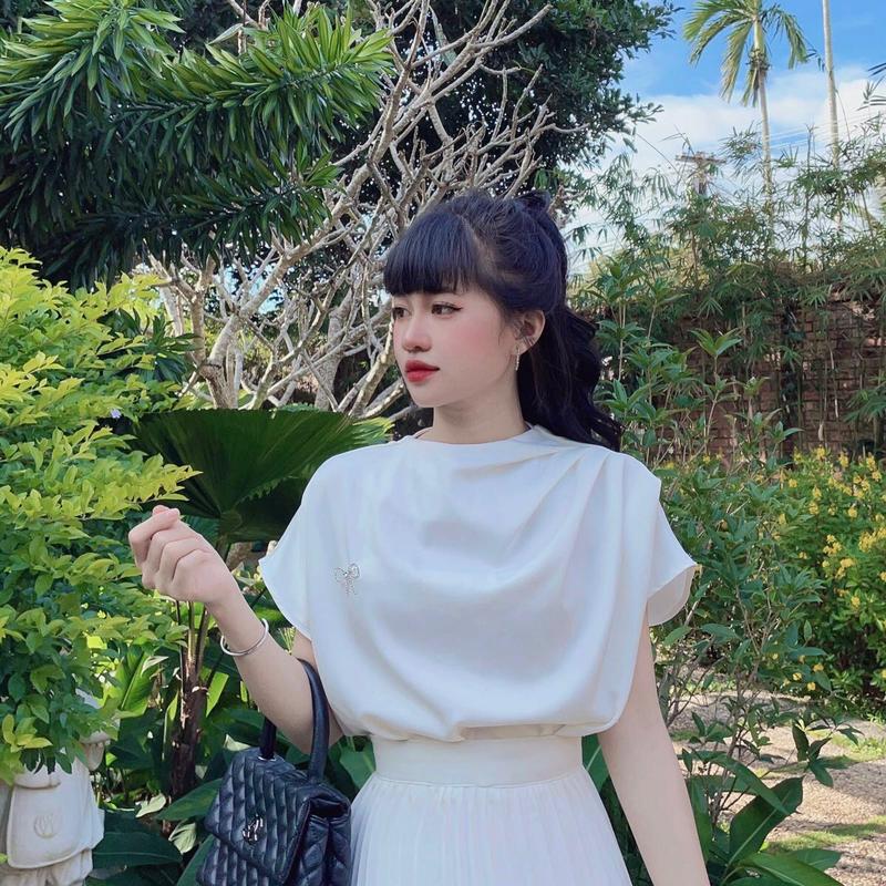 Áo lụa xếp vai 0