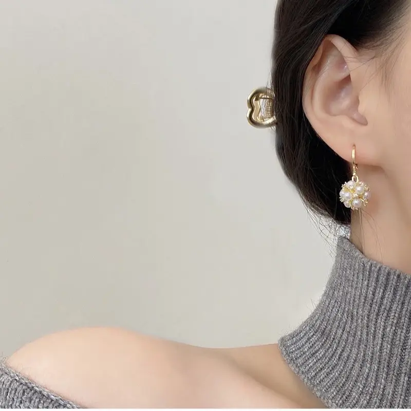 AT64 -- Anting gaya eksplosif temperamen selebriti internet Earrings 2