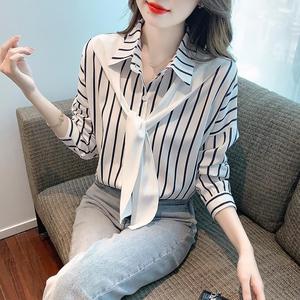 เสื้อเชิ้ต ลายทาง ปลอม สองชิ้น สำหรับผู้หญิง ฤดูใบไม้ร่วง 2025 ดีไซน์เฉพาะ เสื้อแขนยาว เสื้อเชิ้ตอเนกประสงค์ มาใหม่