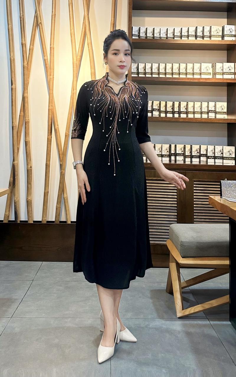 Product Introduction of Đầm Trung Niên Dáng Dài + Lửng K482 Vải Nhũ từ 50-80kg Ôm gọn Màu Đỏ Women Dress Kim Tuyến 29