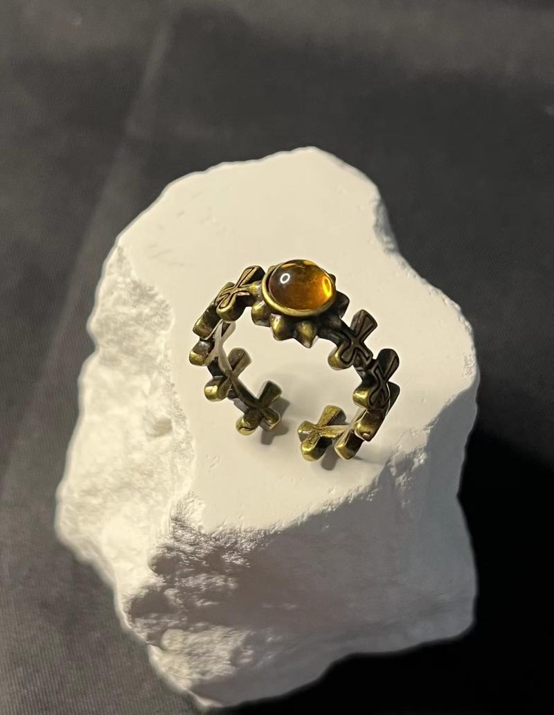 Product Introduction of New Retro Black Gold Amber Dragon Ring Gilding Cross Apollo National Fashion Couple Couple Rings Embossed Men's Distressed 5