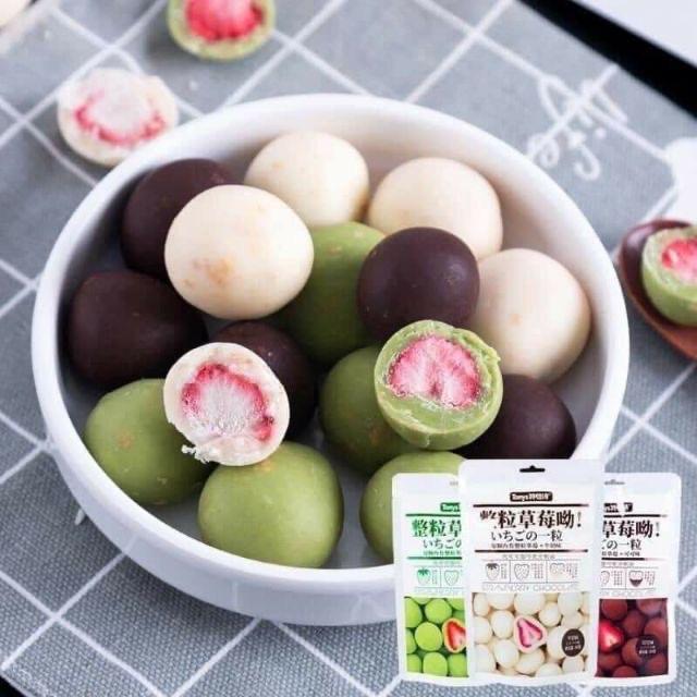  Kẹo dâu tây bọc Socola Siêu ngon 60gr - Thức Ăn Snack Chocolate Ăn Vặt Sô Cô La Food Nho nama dâu tây sấy khô giòn socola truffles 