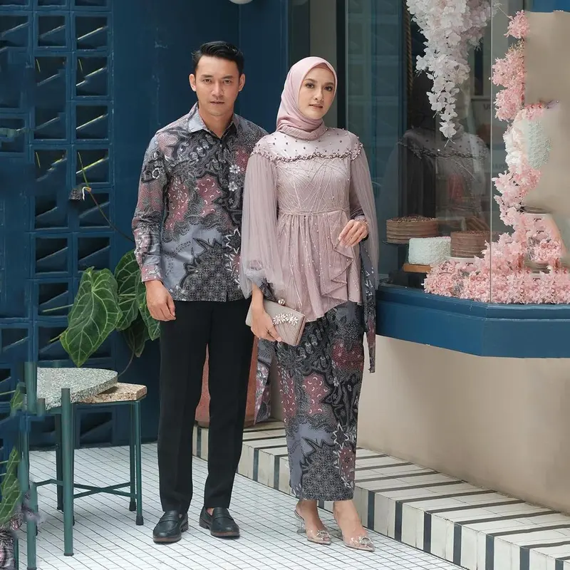 Kebaya Batik Couple Kebaya Modern Keysa Kebaya Wisuda,Tunangan Dan Lamaran Terbaru Kebaya Brokat Tille Mutiara Rok Span Allsize Kebaya Kondangan 1