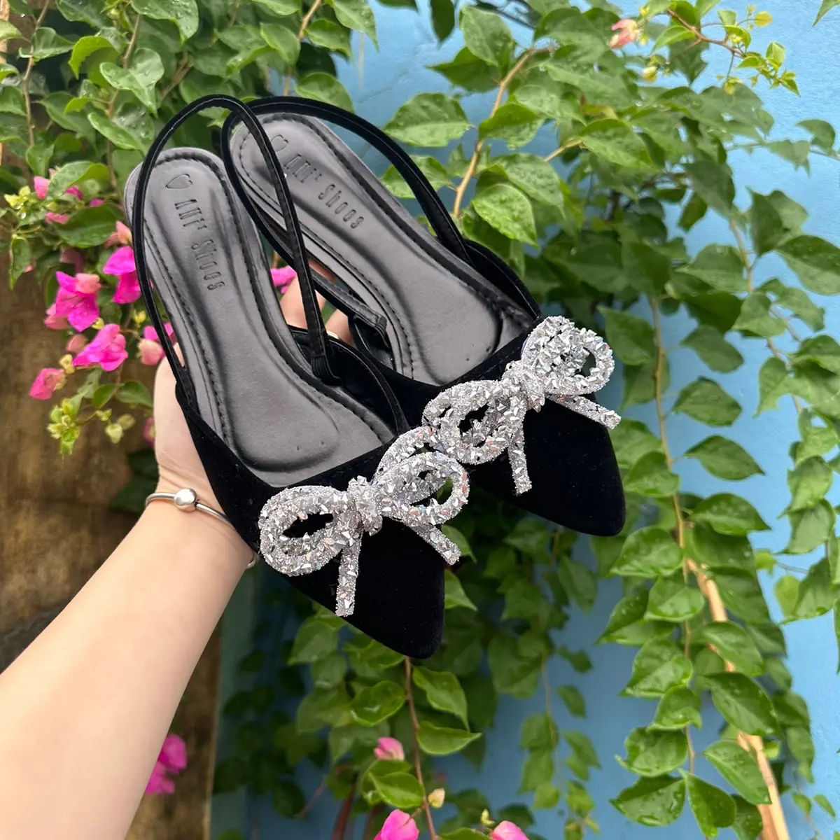 SỤC QUAI HẬU GẮN NƠ TO (phom to lùi size , Mũi nhọn , đế cao 3p)