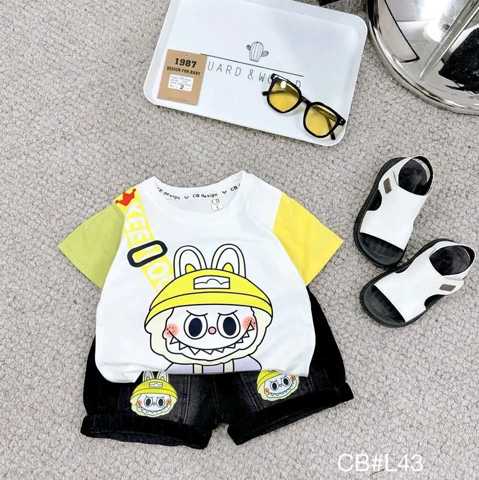 Set bộ áo thun quần cổ tròn quần jean bé trai