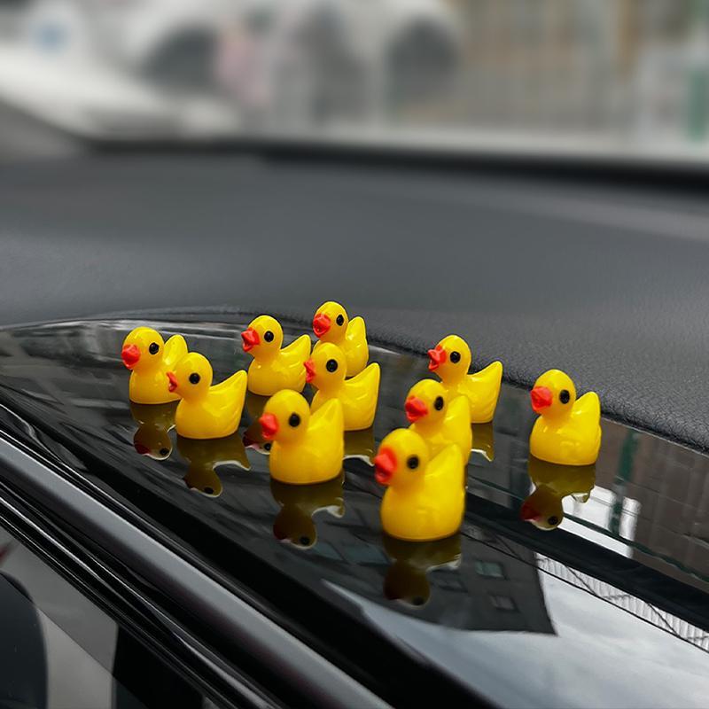 Cute Mini Yellow Duck Car Dashboard Decoration, Lovely Small Yellow Duck Car Ornaments, Tiny Miniature Duck Figures, Car Interior Decoration Accessories 3