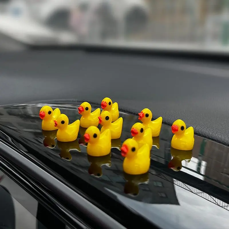 Cute Mini Yellow Duck Car Dashboard Decoration, Lovely Small Yellow Duck Car Ornaments, Tiny Miniature Duck Figures, Car Interior Decoration Accessories 3