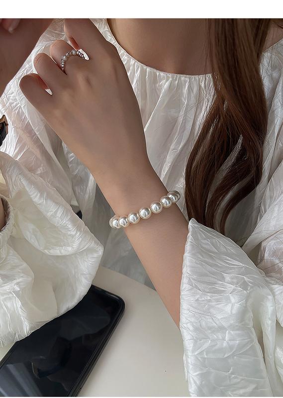 Product Introduction of 2024 New French Folding Bracelet Light Luxury Minority Exquisite Elastic String Bracelet 4