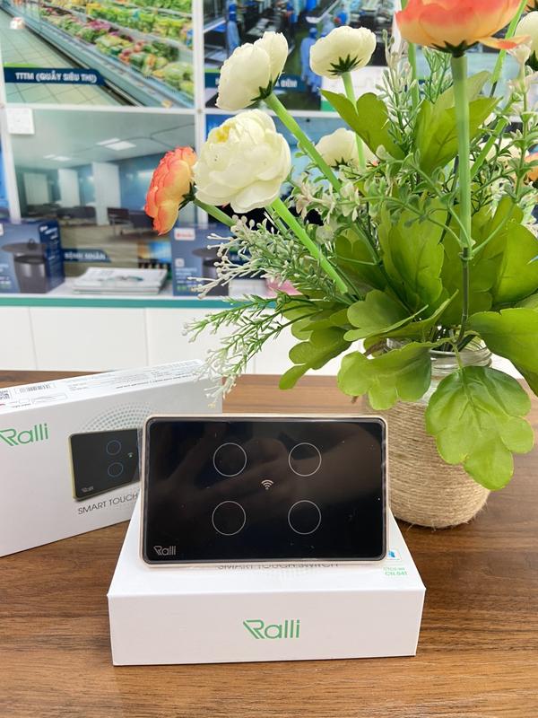 Công tắc cảm ứng 4 nút WIFI Rạng Đông. Điều khiển bật/tắt/hẹn giờ từ xa qua điện thoại 0