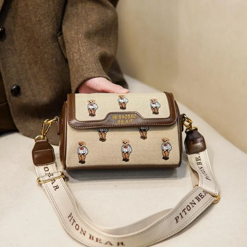 Túi Xách Nữ deo chéo Da Vải Thêu Gấu Đựng Vừa Điện Thoại Đeo Vai Bag Nhung Kem Đeo Chéo Jean 3
