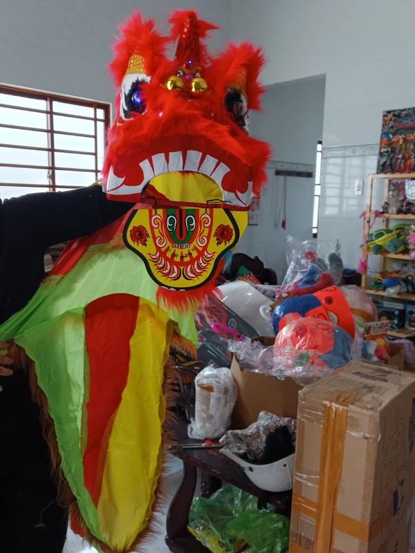 Đầu lân cho trẻ em  3-5 tuổi (có đuôi lân vải) 3