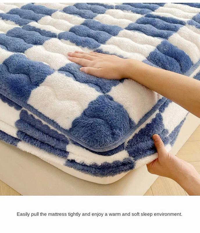 Product Introduction of Soft Warm Plush Mattress Protector Cover Winter Couple 2 People Black White Plaid Elastic Fitted Sheet Bed Protection Pad 14