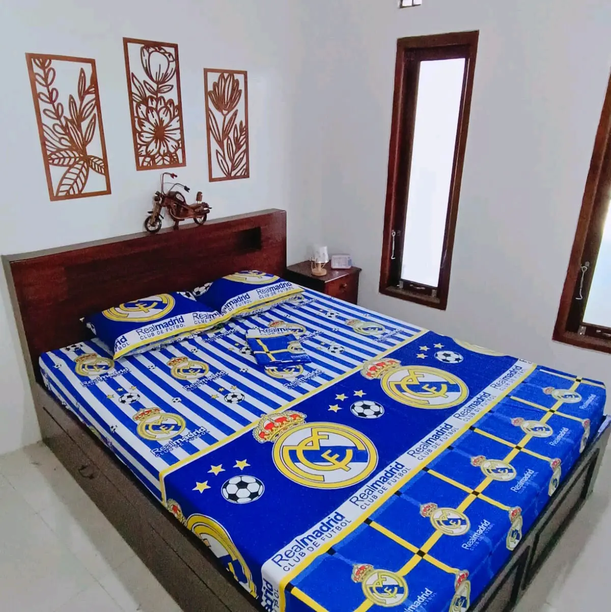 Sprei Motif Bola 120x200 160x200 180x200 Barcelona Real Madrid MU Murah