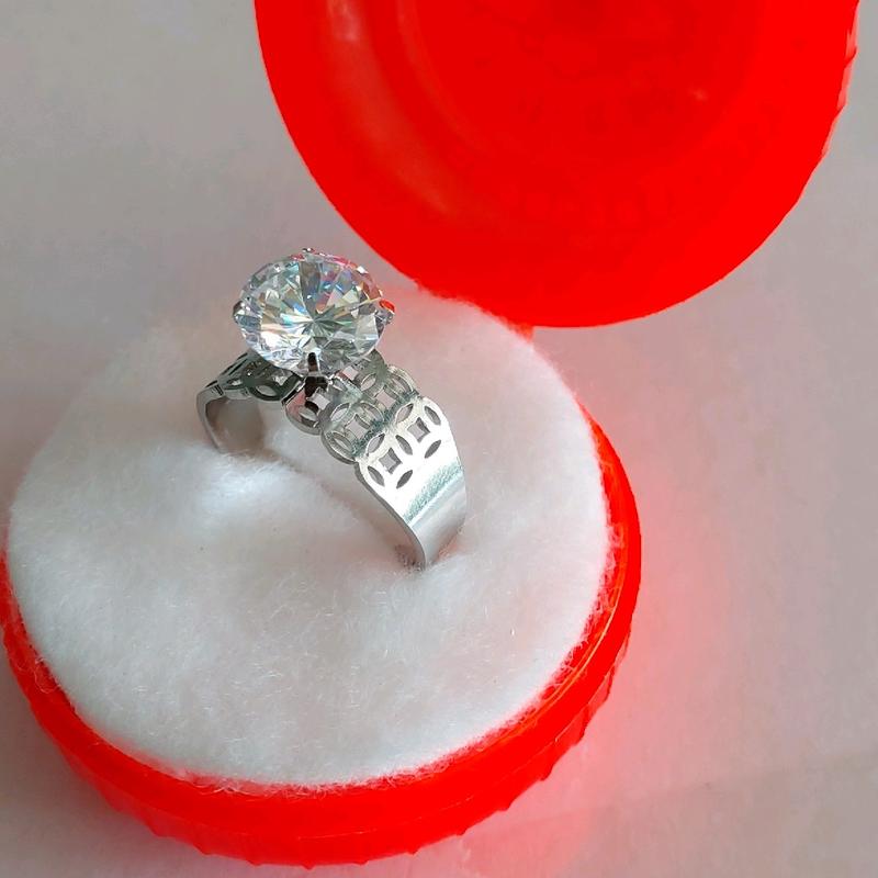 nhẫn inox có hột đính đá xoàn cao cấp rất sang trọng trẻ trung cho nữ 2