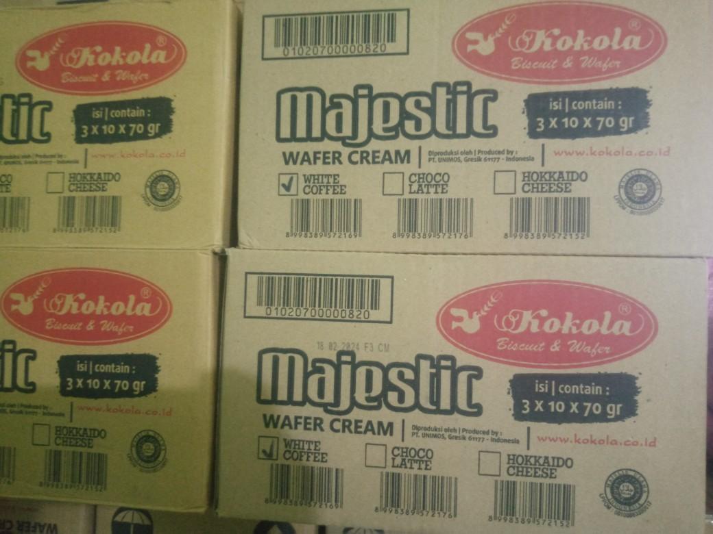 Majestic Wafer White Coffe 70g - 1 Karton Isi 30 Pcs - Cookies, Cemilan