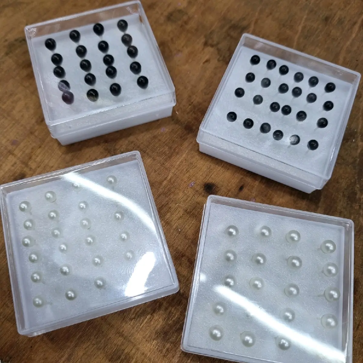 Grosir!!! Anting mutiara plastik lusinan 1box isi 20pcs