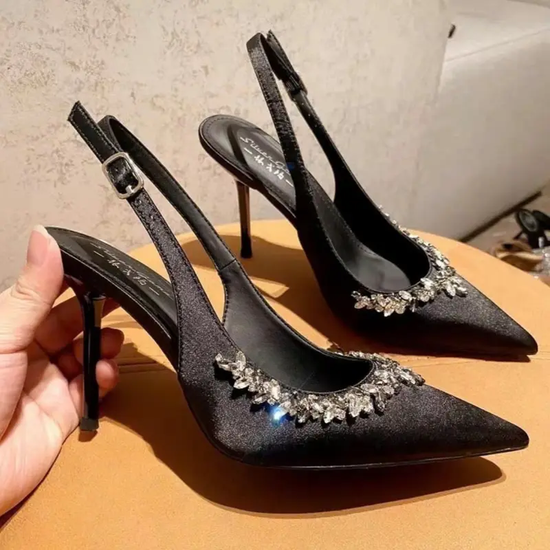 GIÀY MŨI NHỌN ĐÍNH ĐÁ HẠT XOÀN 7P,9P SANG CHẢNH LN2 DéP Shoes Nữ Nhung 0