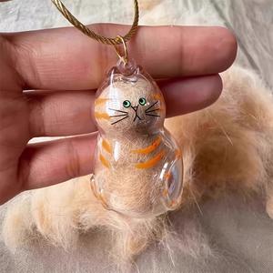 1個 猫用毛集めボックス 吊り下げカプセル 可愛い猫型 密封ペット毛収納カプセル DIYペンダント 猫好きへのギフト ミニマリストディスプレイ 透明素材 ペットオーナー必携