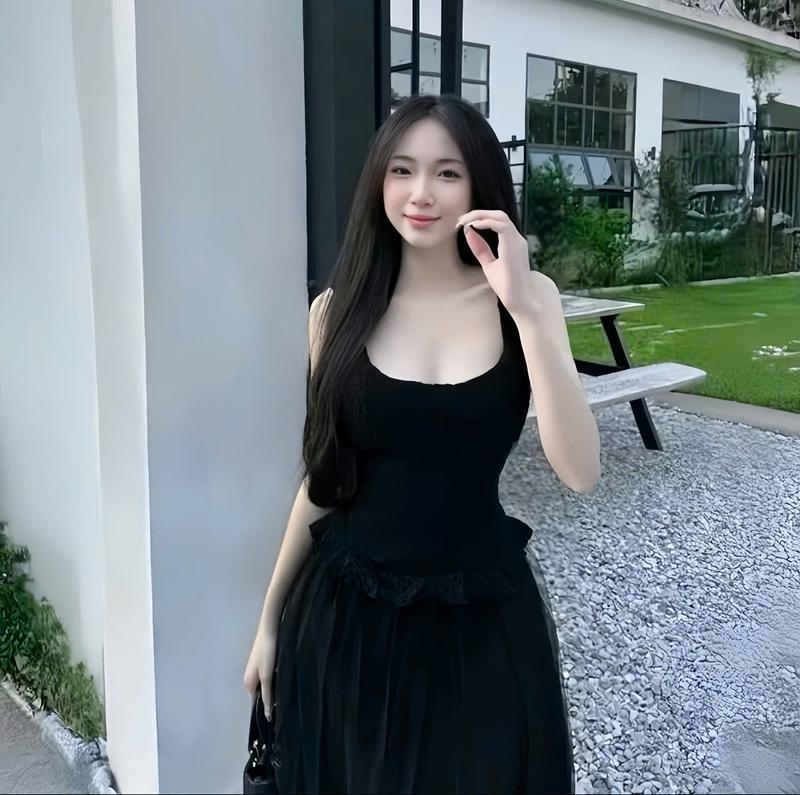 Product Introduction of Set váy nữ len ren 2 dây cổ vuông mix chân váy lưới dáng dài xòe dịu dàng thanh lịch sang trọng xinh xẻo cho các nàng đi tiệc đi chơi 15