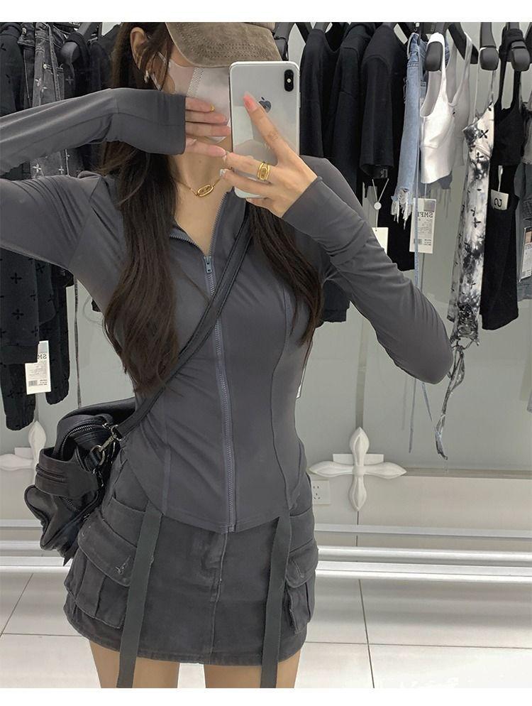 Product Introduction of 2025 New Ice Silk Sunscreen Clothes for Women, slim fit, waist cinching, small stature, slimming, UV resistant, breathable, thin jacket, fashionable and versatile 24